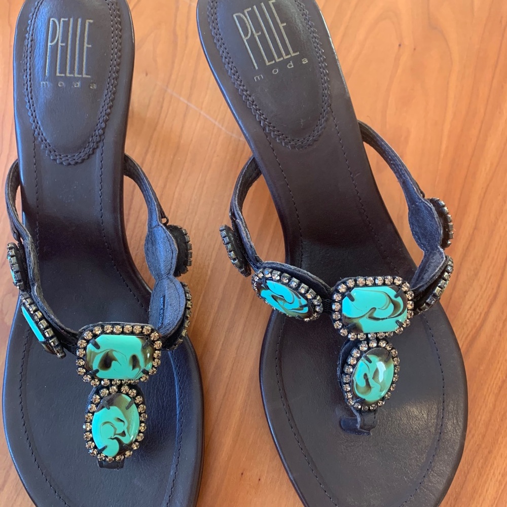 Pelle Moda sandals size 8.5